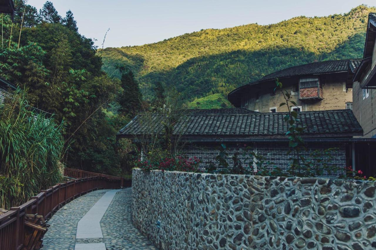Готель Tsingpu Tulou Retreat Zhangzhou Екстер'єр фото