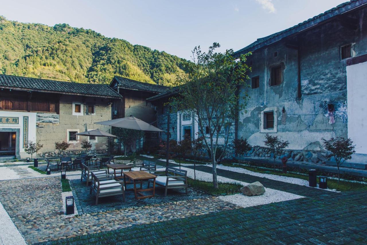 Готель Tsingpu Tulou Retreat Zhangzhou Екстер'єр фото